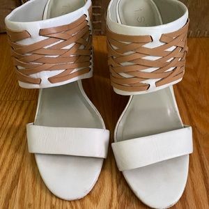Super cute slide in white with tan accent heels